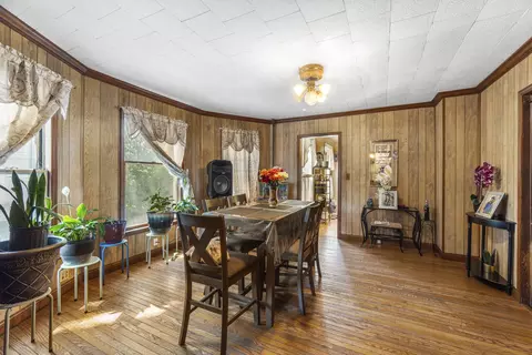 Dining - 213 Parks Ave, Joliet, IL 60432 photo 2 of 2