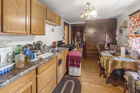 Kitchen - 213 Parks Ave, Joliet, IL 60432 photo 4 of 4