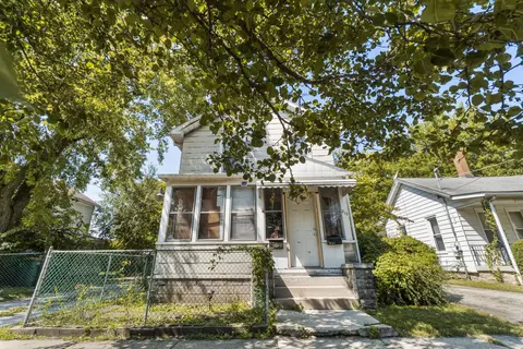 Exterior - 213 Parks Ave, Joliet, IL 60432 photo 2 of 4