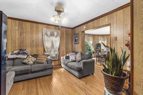 Living - 213 Parks Ave, Joliet, IL 60432 photo 1 of 6