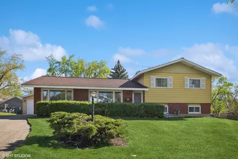 520 Frederick Ln, Hoffman Estates, IL 60169