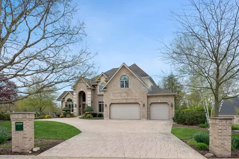 3269 Oak Knoll Rd, Carpentersville, IL 60110