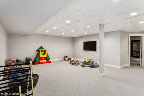 Undisclosed, Evanston, IL 60201 photo 28