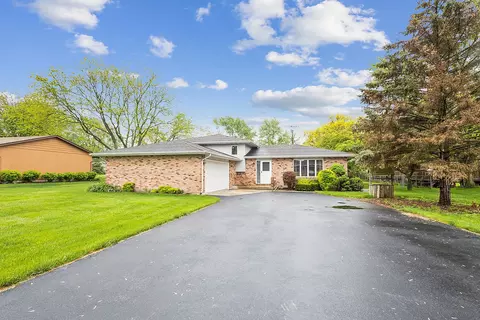 720 Buckboard Dr, New Lenox, IL 60451