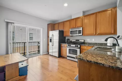Kitchen - 204 Laurel Ave, Des Plaines, IL 60016 photo 1 of 2