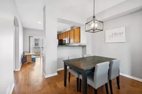 Dining - 204 Laurel Ave, Des Plaines, IL 60016 photo 1 of 1