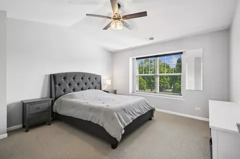 Bedroom - 204 Laurel Ave, Des Plaines, IL 60016 photo 2 of 3