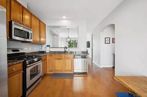 Kitchen - 204 Laurel Ave, Des Plaines, IL 60016 photo 2 of 2