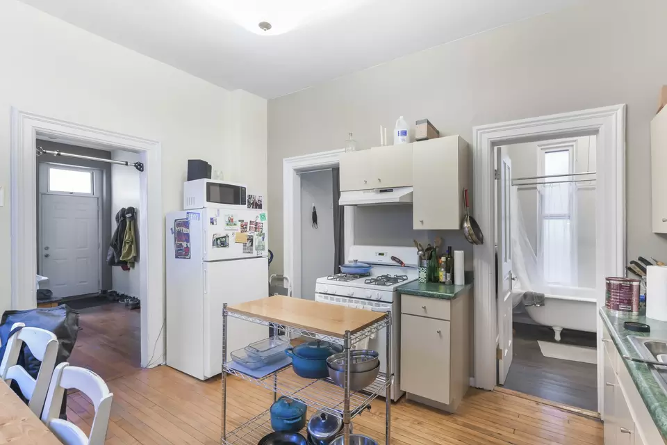 Kitchen - 1649 W Superior St, Chicago, IL 60622 photo 3 of 3