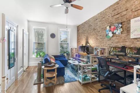 Living - 1649 W Superior St, Chicago, IL 60622 photo 1 of 5