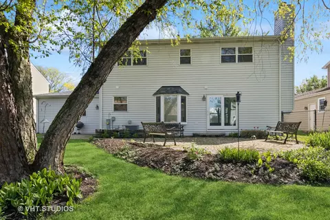 Exterior - 930 N Dovington Dr, Hoffman Estates, IL 60169 photo 3 of 3