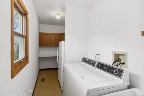 Other - 930 N Dovington Dr, Hoffman Estates, IL 60169 photo 2 of 6