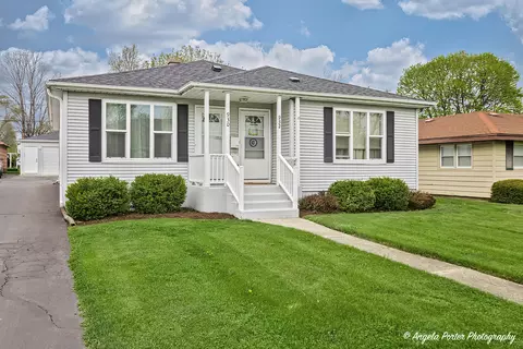 930 N Berwick Blvd, Waukegan, IL 60085