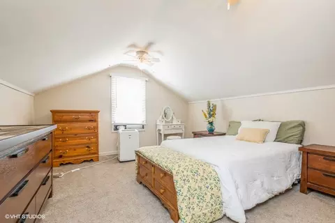 Bedroom - 198 Foxmoor Rd, Fox River Grove, IL 60021 photo 3 of 3