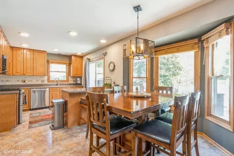 Dining - 198 Foxmoor Rd, Fox River Grove, IL 60021 photo 2 of 3