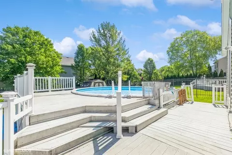 Exterior - 198 Foxmoor Rd, Fox River Grove, IL 60021 photo 4 of 4