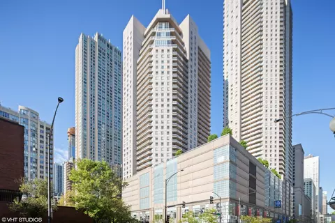 545 N Dearborn St #W2805, Chicago, IL 60654