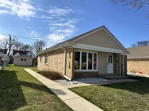 7338 N Ottawa Ave, Chicago, IL 60631