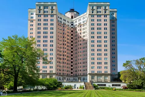5555 N Sheridan Rd #401, Chicago, IL 60640