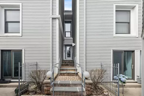 708 Diamond Lake Rd #2, Mundelein, IL 60060