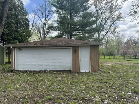 Exterior - 1860 W 235th St, Steger, IL 60475 photo 2 of 4