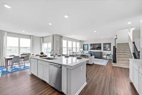 318 W Point Cir, Algonquin, IL 60102 photo 15