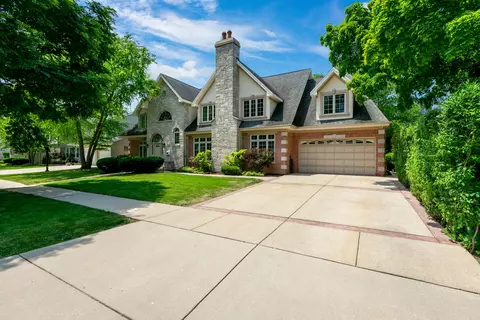 822 S Chestnut Ave, Arlington Heights, IL 60005