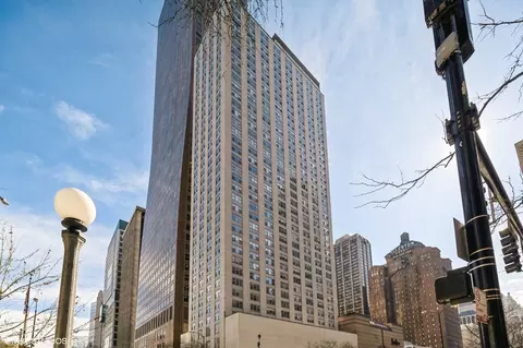 777 N Michigan Ave #3407, Chicago, IL 60611