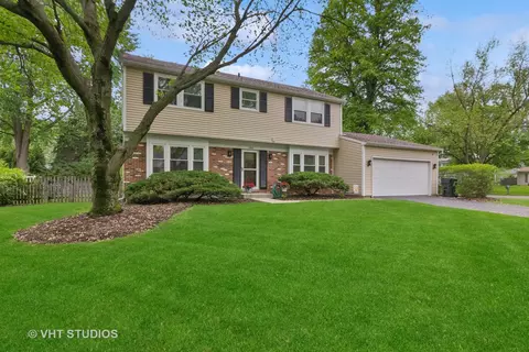 1909 Springside Dr, Naperville, IL 60565