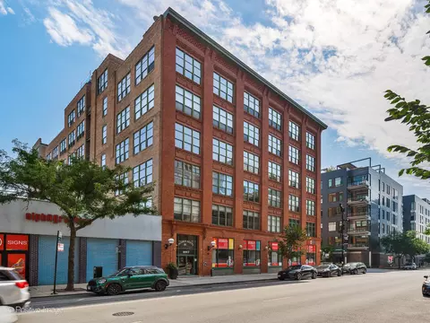 1017 W Washington Blvd #2AB, Chicago, IL 60607