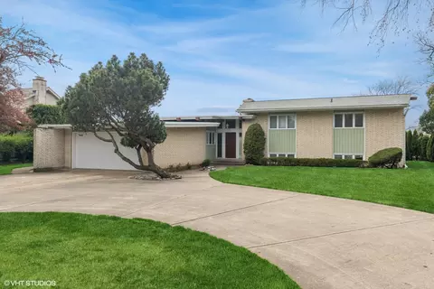 1330 Carol Ln, Deerfield, IL 60015