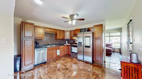 Kitchen - 3007 Hawk Ln, Rolling Meadows, IL 60008 photo 2 of 3