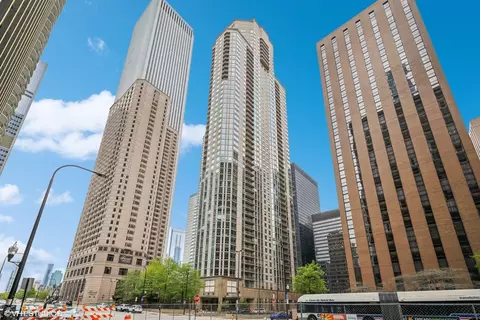 222 N Columbus Dr #2009, Chicago, IL 60601
