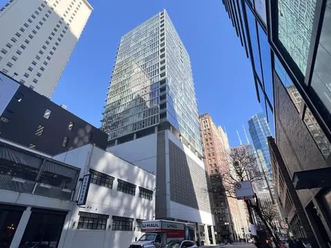 550 N Saint Clair St #1605, Chicago, IL 60611