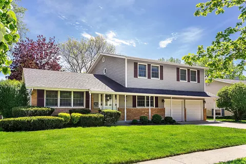 411 N Everett Dr, Palatine, IL 60074