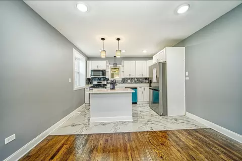 Kitchen - 16123 Wolcott Ave, Markham, IL 60428 photo 2 of 6
