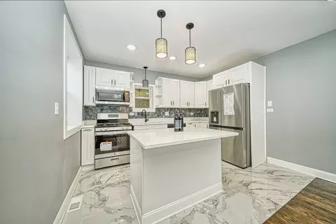 Kitchen - 16123 Wolcott Ave, Markham, IL 60428 photo 1 of 6