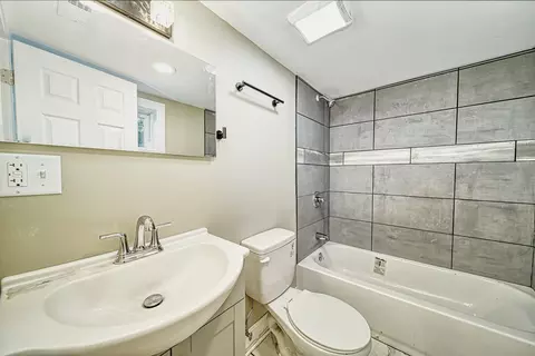 Bath - 16123 Wolcott Ave, Markham, IL 60428 photo 2 of 2
