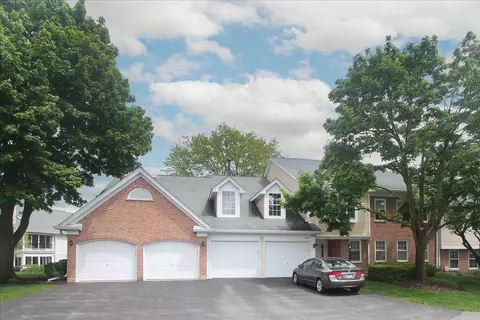 1307 Nutmeg Ct #B, Mount Prospect, IL 60056
