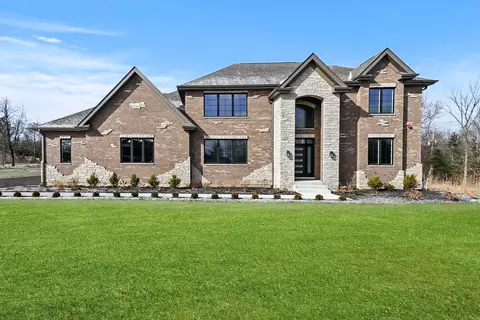 27 Abbey Woods Dr, Barrington Hills, IL 60010