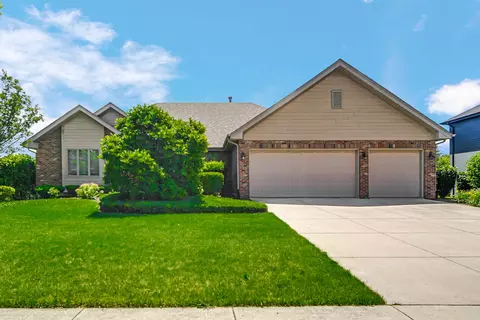 22420 Pine Ridge Dr, Frankfort, IL 60423