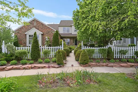 1105 Prestwick Pt, Champaign, IL 61822