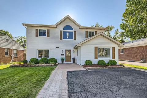 836 S Spring Rd, Elmhurst, IL 60126