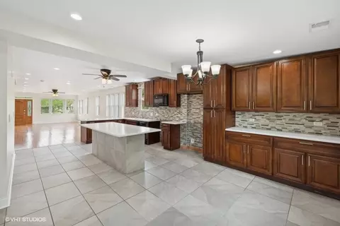 369 Blackhawk Rd, Riverside, IL 60546 photo 10