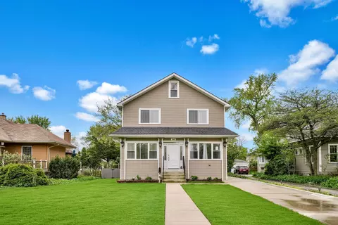 369 Blackhawk Rd, Riverside, IL 60546