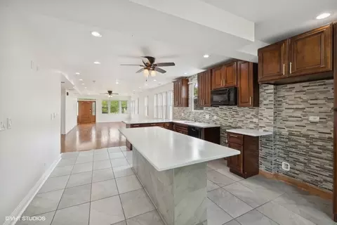 369 Blackhawk Rd, Riverside, IL 60546 photo 9