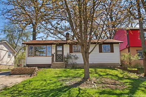 1111 Villa Vista Dr, Round Lake Beach, IL 60073