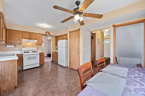 Entry Way - 513 Venice Rd, Lakemoor, IL 60051 photo 1 of 1