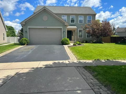 4318 Northgate Dr, Carpentersville, IL 60110
