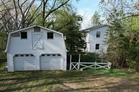 7007 Johnson Rd, Hebron, IL 60034 photo 2